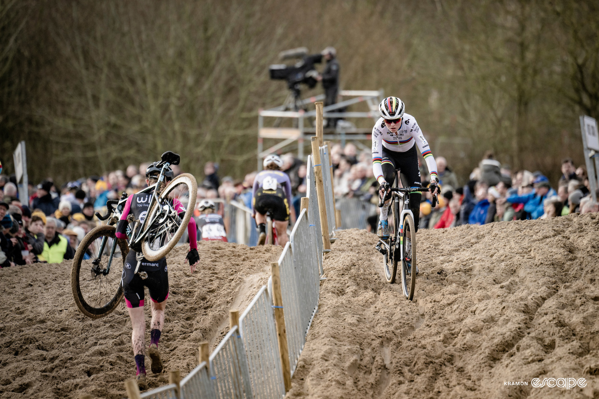 CX world champion Fem van Empel rides through the sand during X2O Trofee Koksijde - Vlaamse Duinencross.