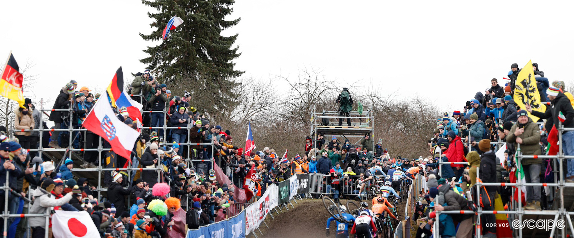The under-23 men race through deep crowds during the UCI Cyclo-Cross World Championships in Tábor.