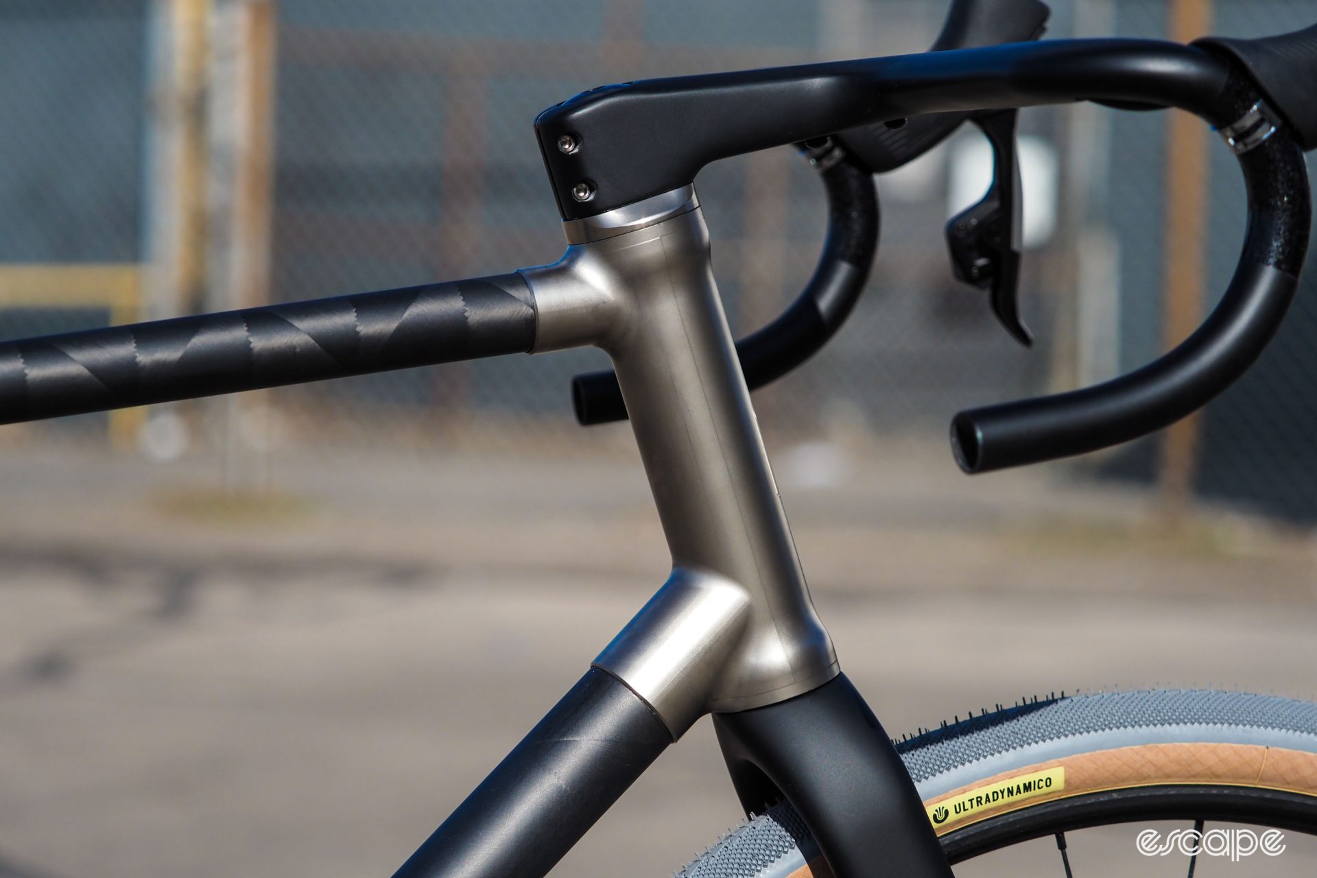 Framework bike complete head tube
