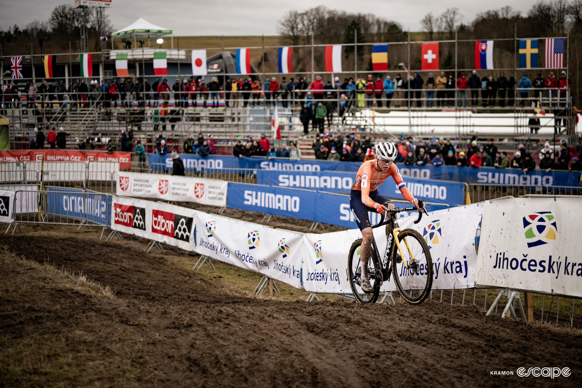 Fem van Empel leads alone during the 2024 Cyclocross World Championships in Tábor.