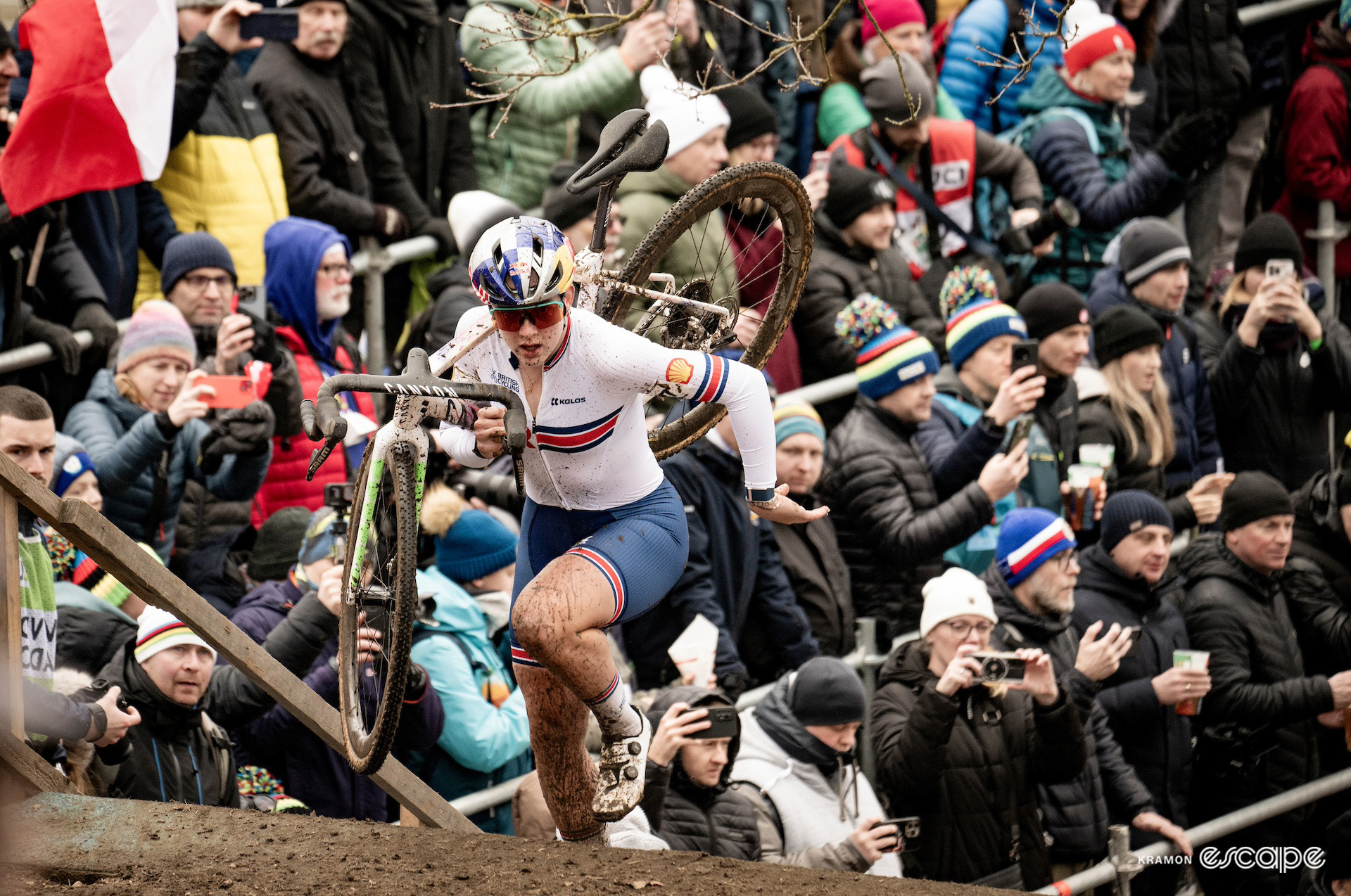 Zoe Bäckstedt running up the steps during the 2024 Cyclocross World Championships in Tábor.