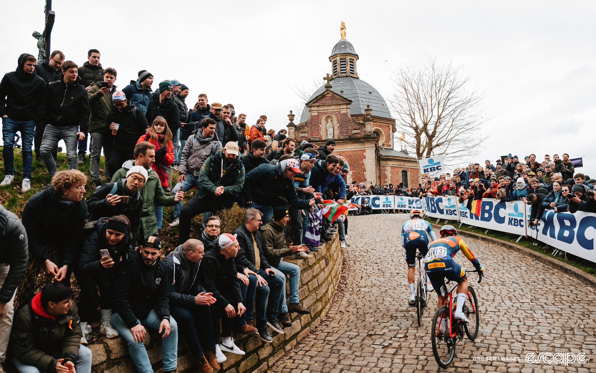 Two riders up the Muur