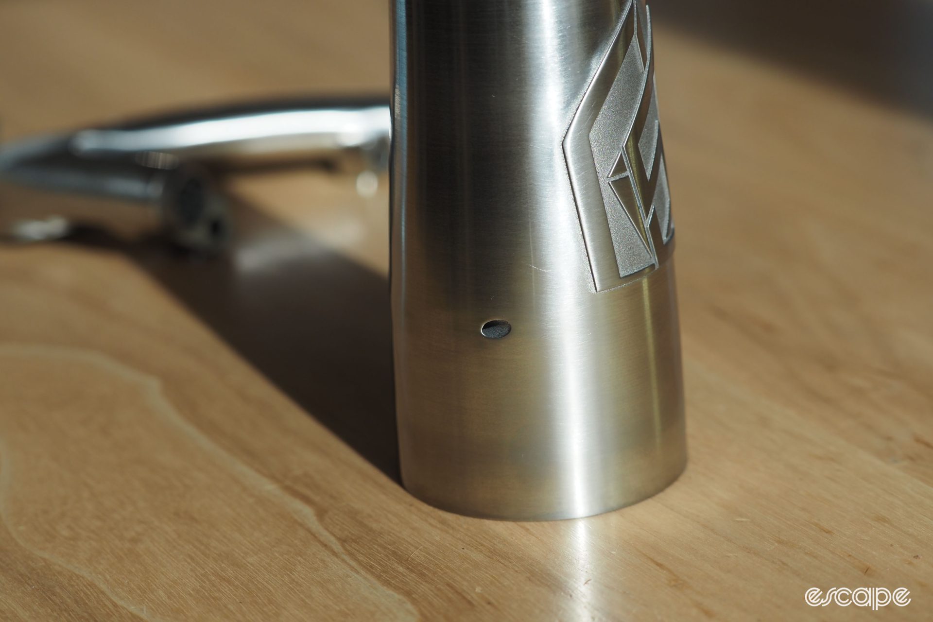Rise Bikes Grizzly head tube port