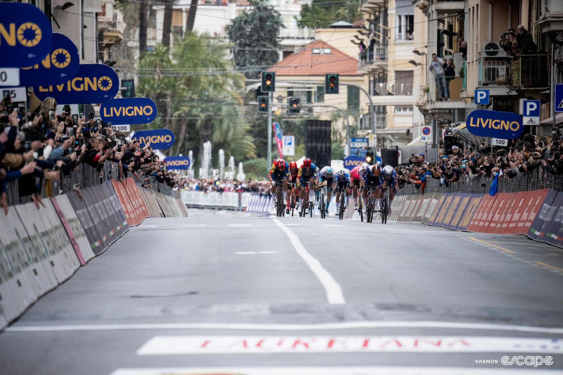 The sprint finish at Milan-San Remo 2024.