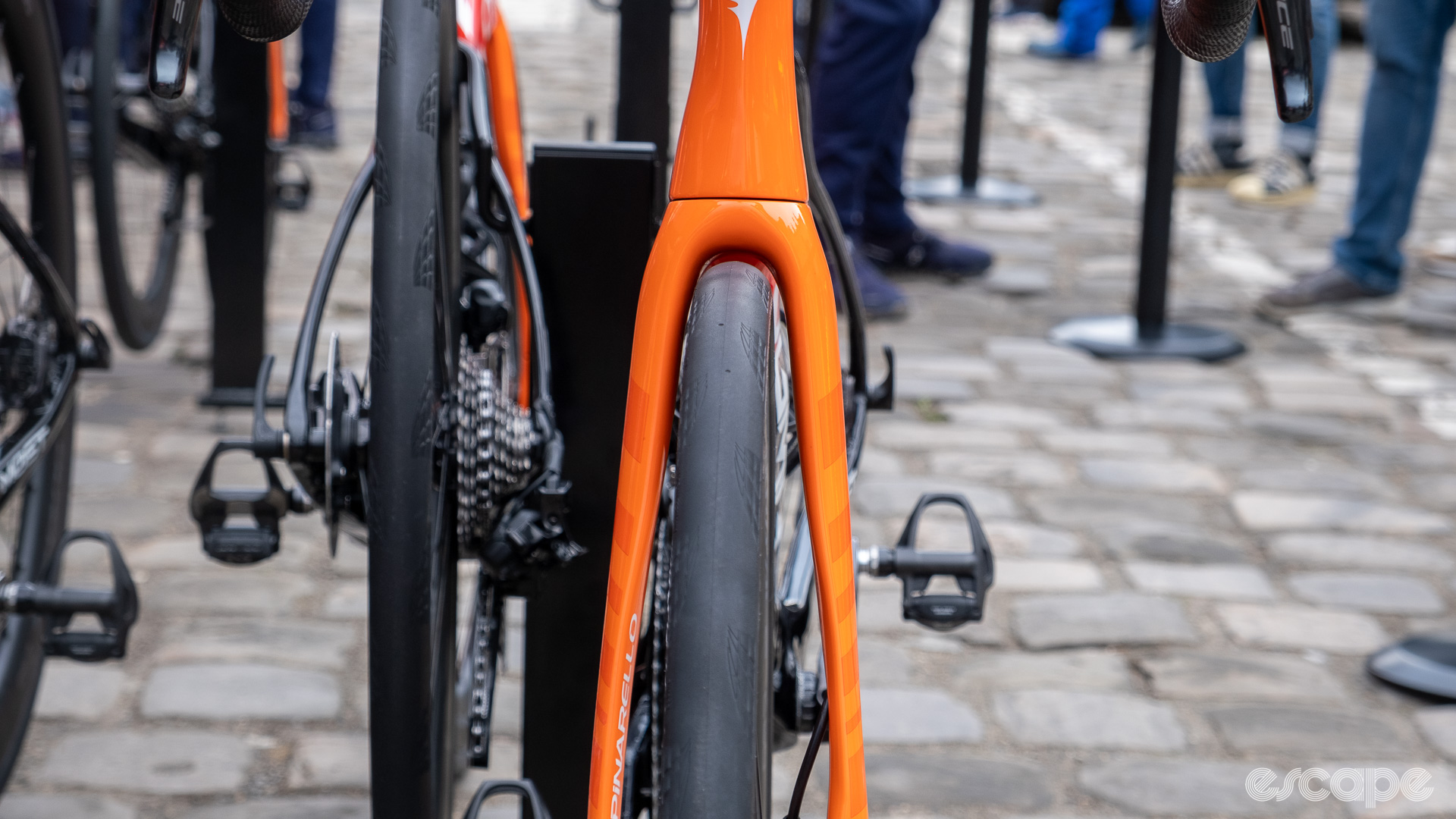 The image shows the tyre clearance on a Pinarello bike.