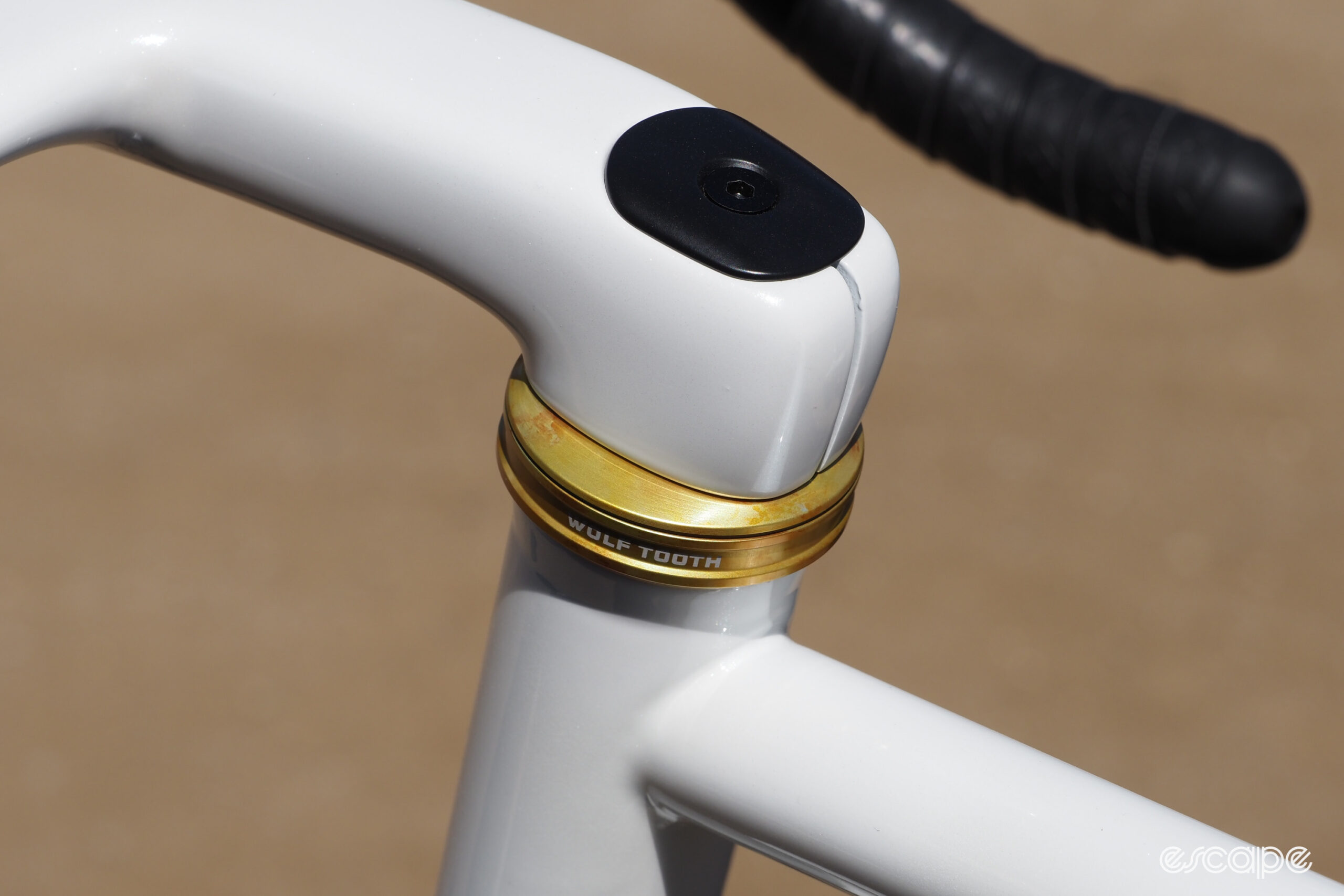 Wolf Tooth Components internal routing headset