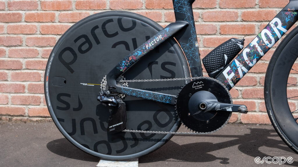 The image shows a Parcours disc wheel with Classified Powershift hub