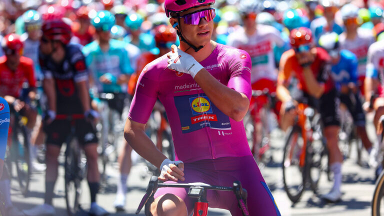 Giro-leaders-jersey-2-768x432.jpg