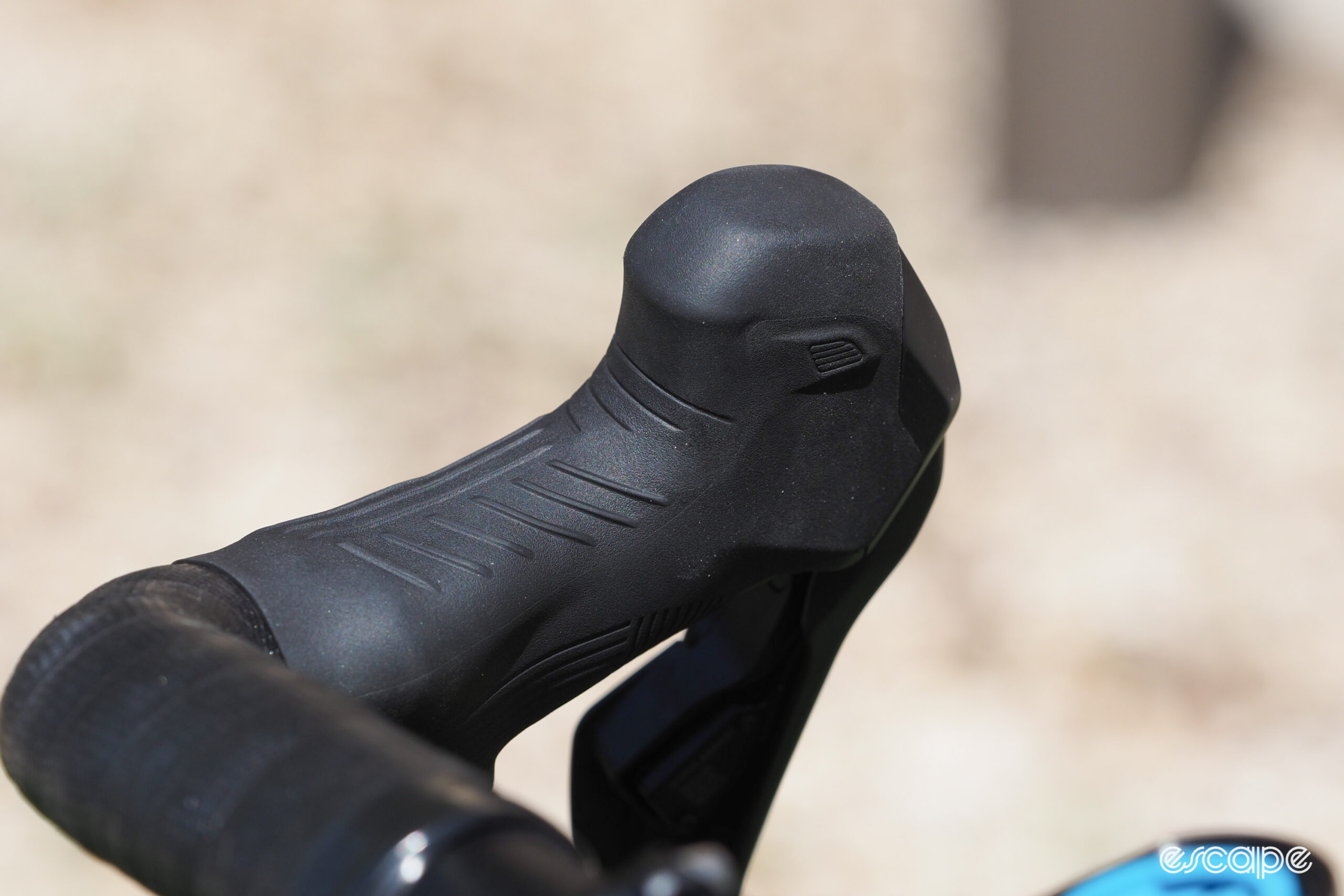 Shimano GRX Di2 RX825 auxiliary shift buttons