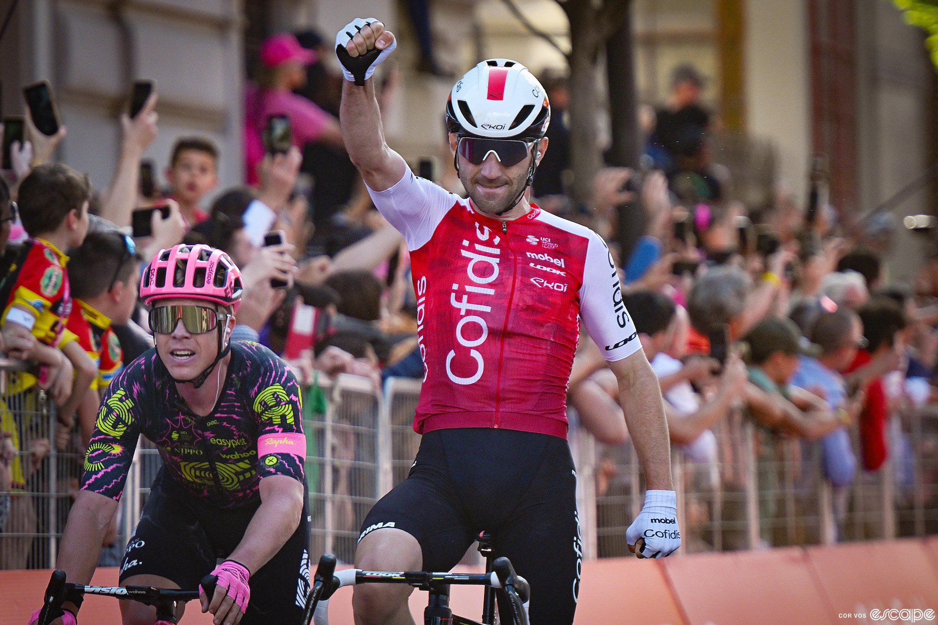 Benjamin Thomas wins stage 5 of the Giro d'Italia.