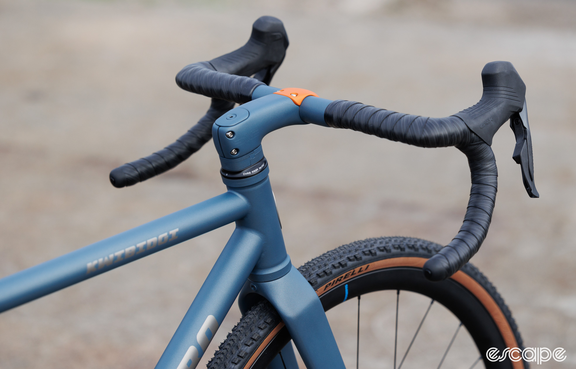An Enve cockpit sits on front of the Mooro gravel bike. 
