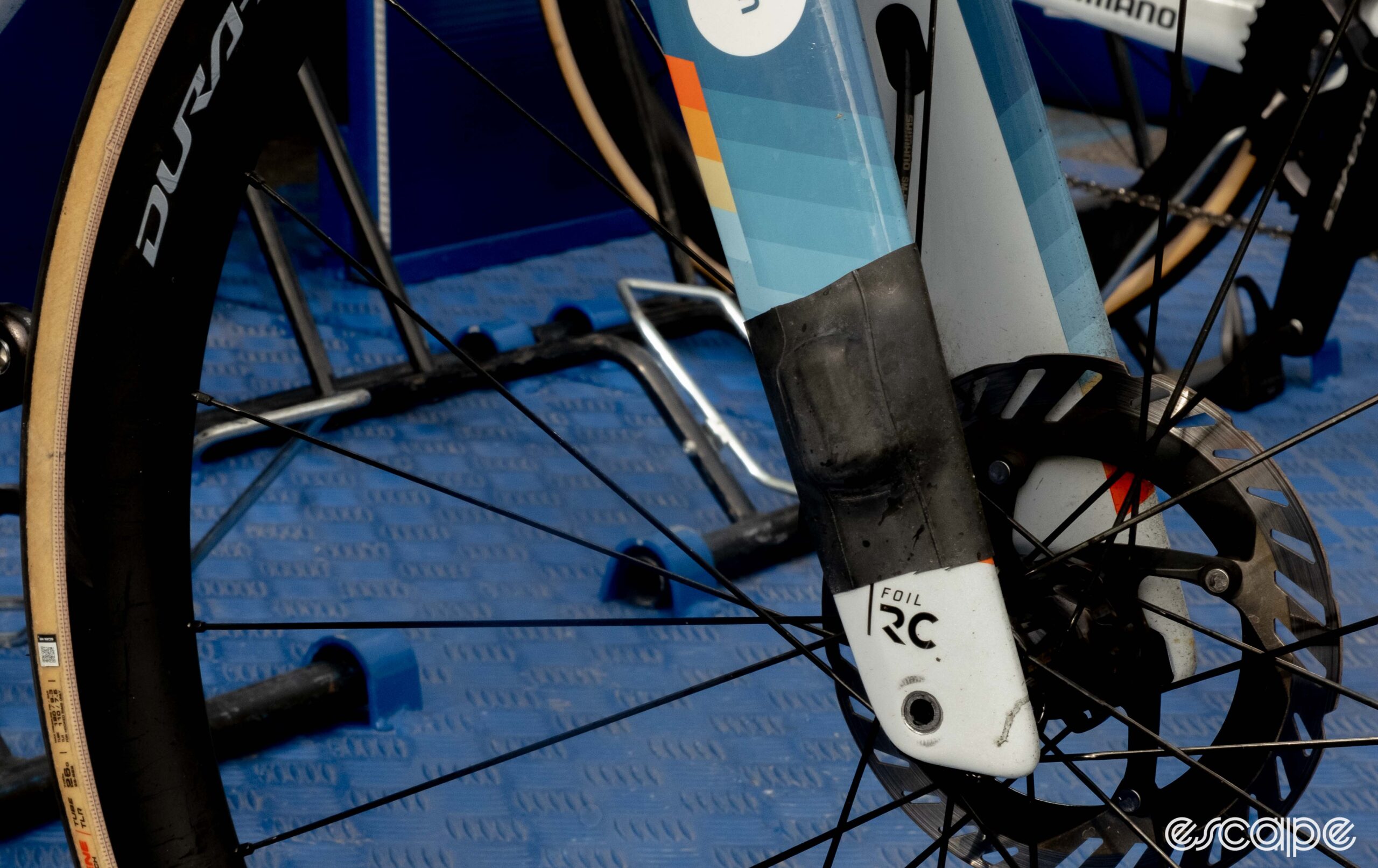 The photo shows the timing chip on Bardet's forks. 