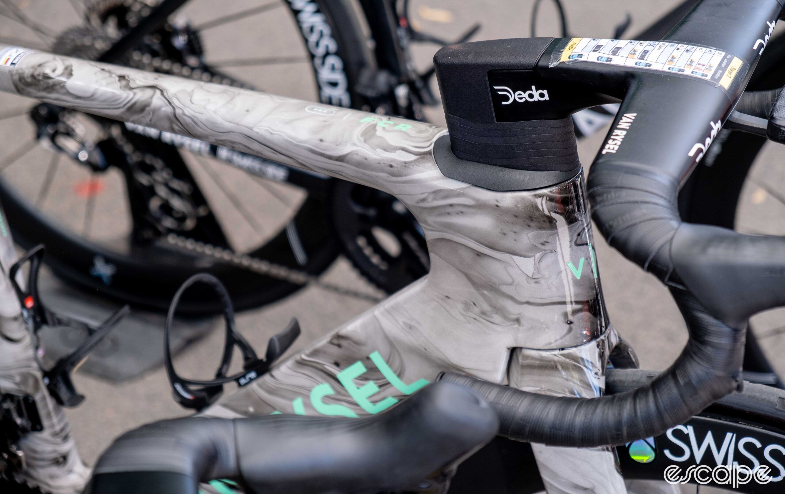 The photo shows Van Rysel's new FCR Pro aero bike handlebars