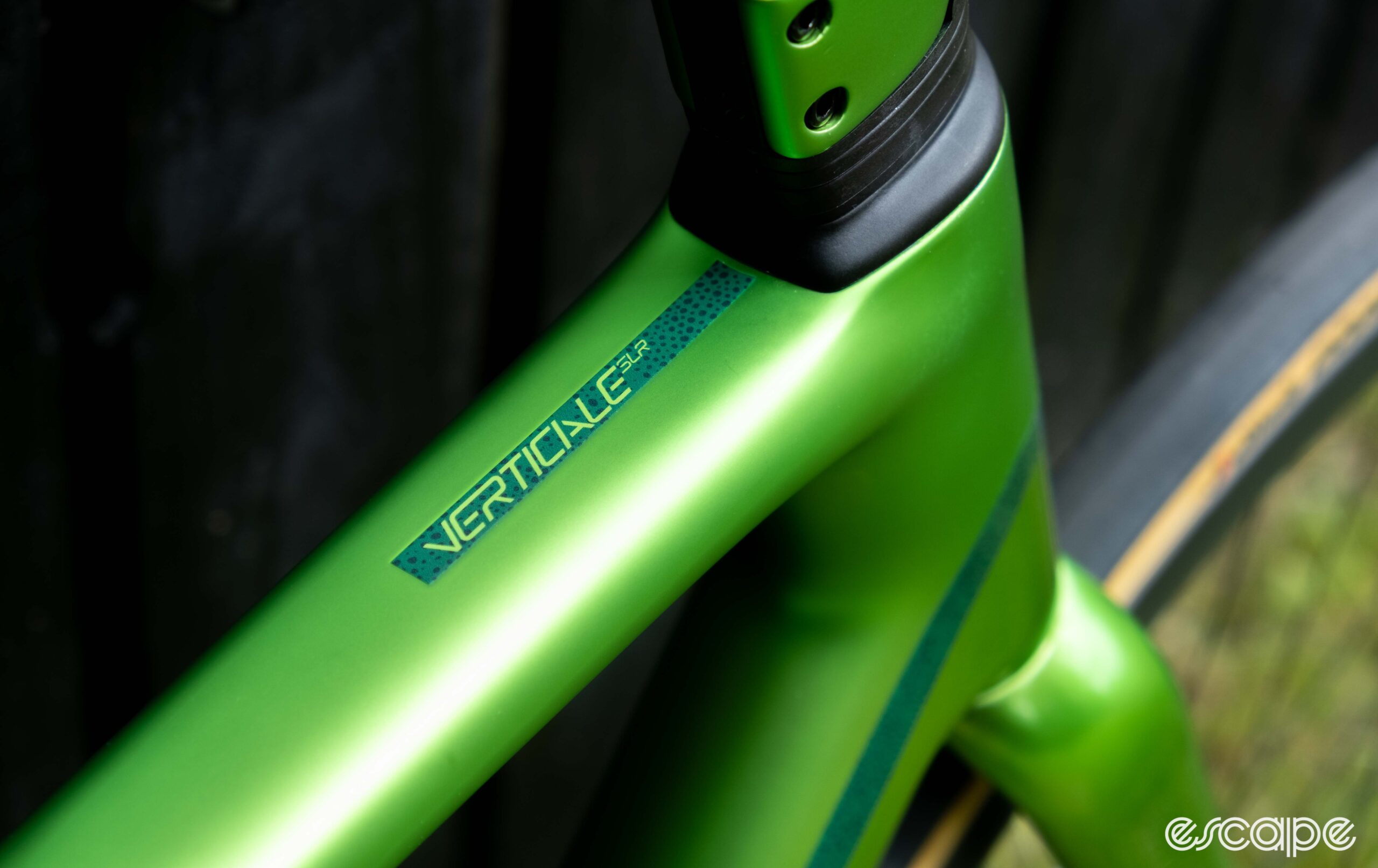 The photo shows the Verticale SLR decal on the top tube.