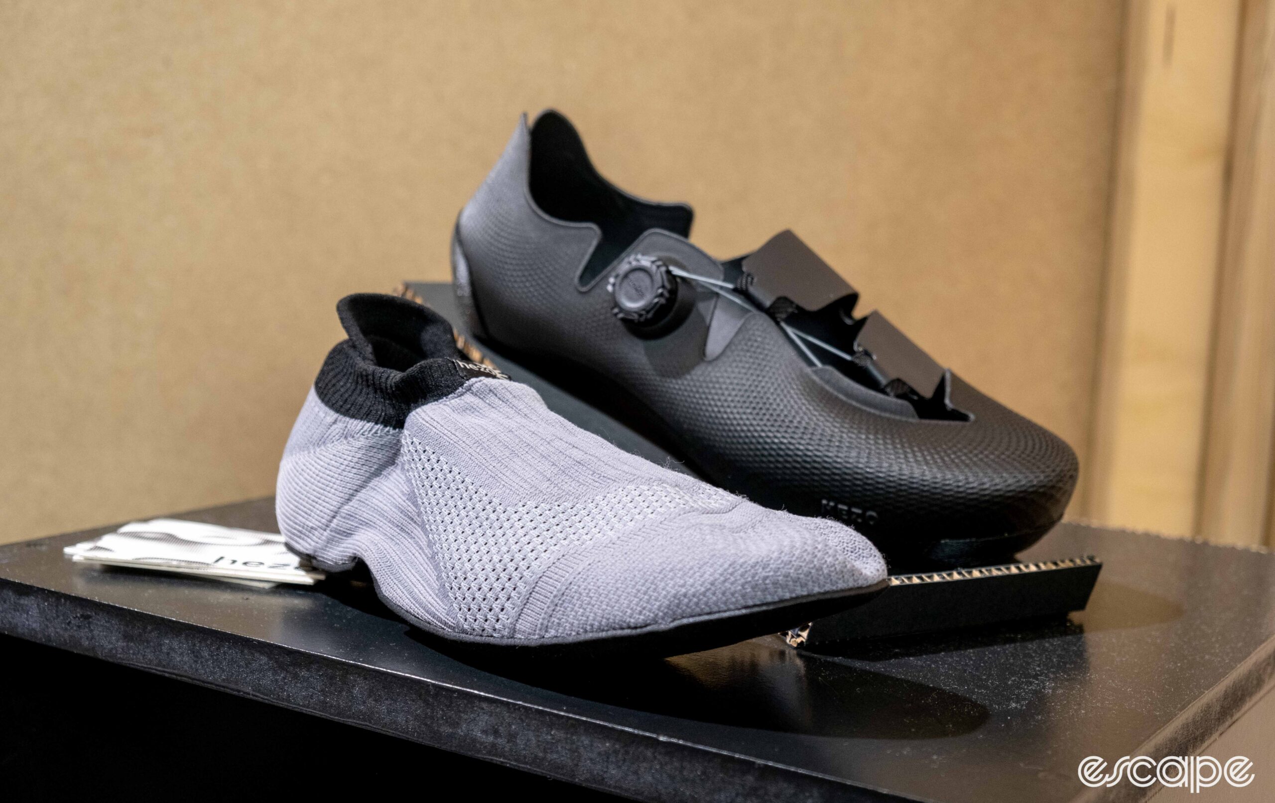 The photo shows the Hezo Helu One² 3d printed cycling shoes with the inner sock removed.