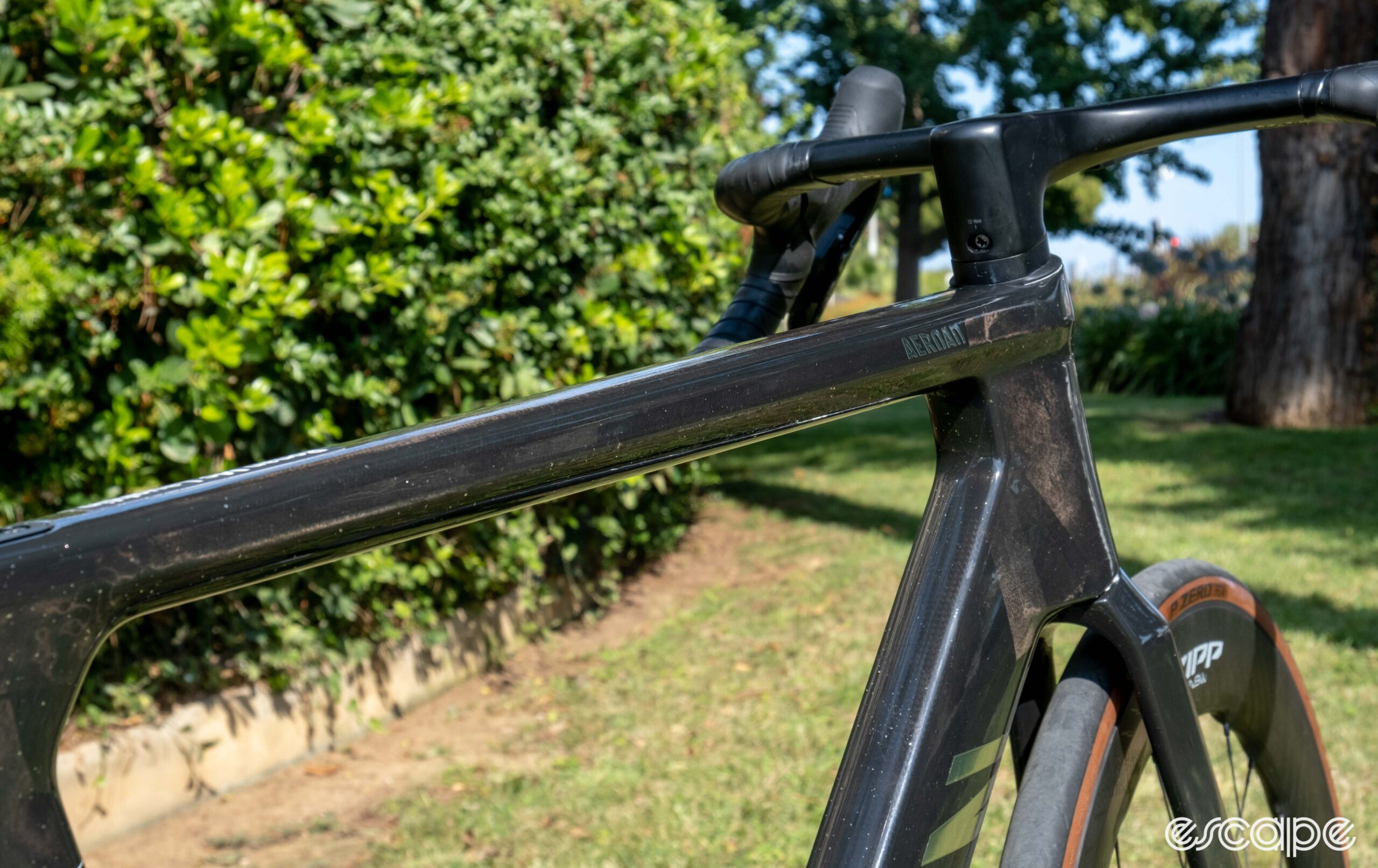 The photo shows the top tube on Canyon's new Aeroad CFR