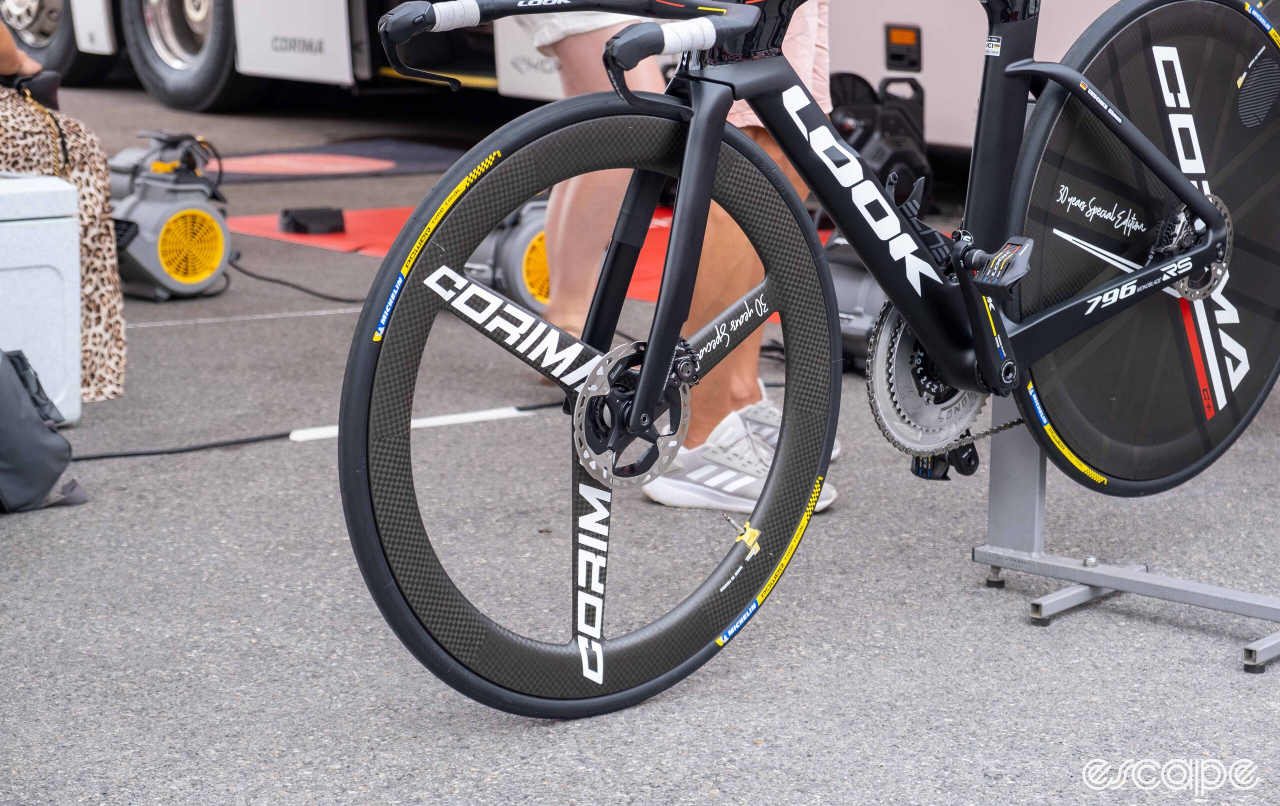 The image shows a Corima Trispoke in a Look tt bike