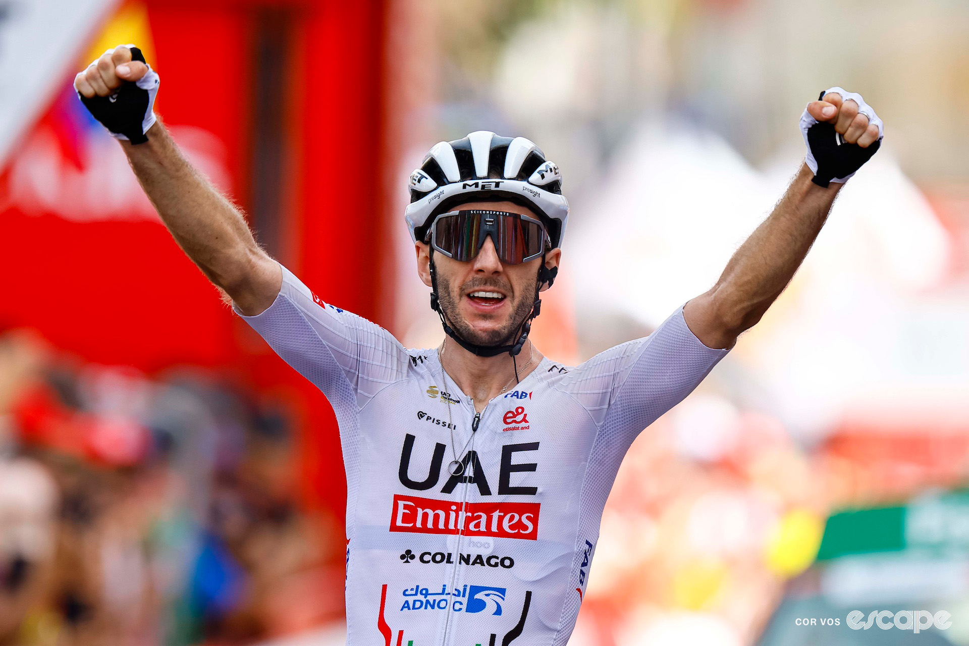 Report on the 9th stage of the Vuelta: Adam Yates returns to the overall ranking with stage win