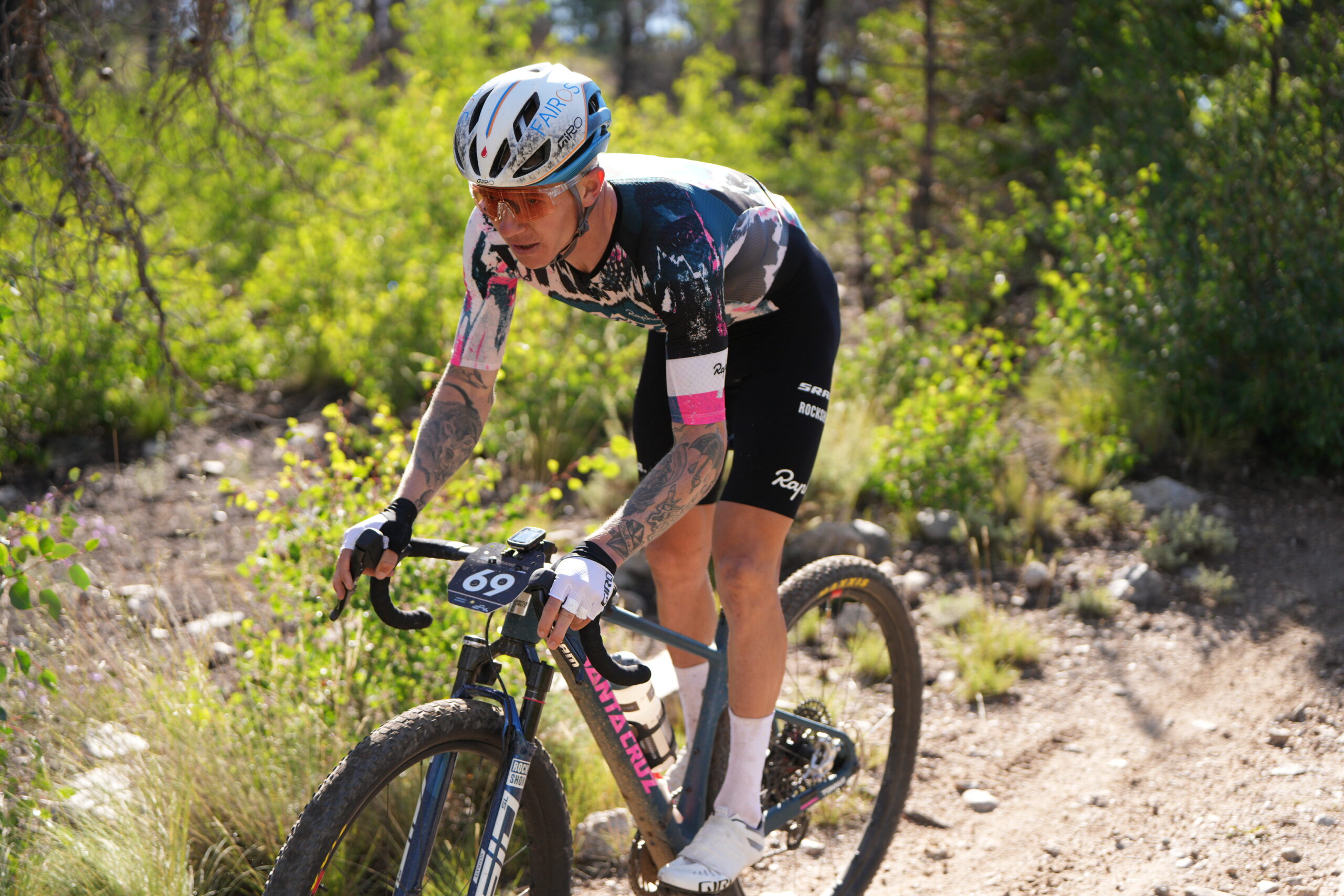 Keegan Swenson descends on a drop-bar mountain bike while racing the 2024 Leadville 100.