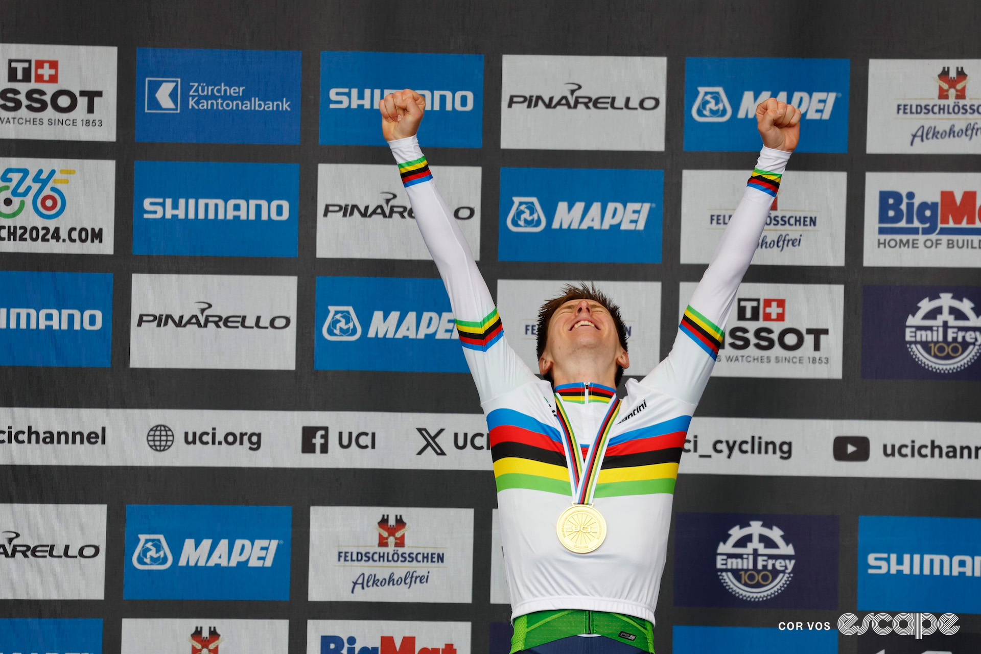 World Champs men's road race: Pogačar defies belief to take the rainbow  jersey after 100km on the attack - Escape Collective